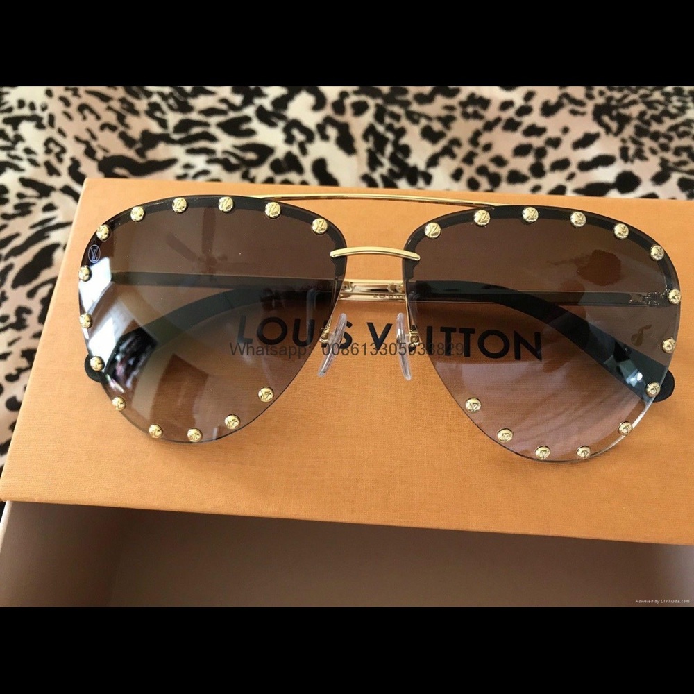 SOLD! SOLD! LOUIS VUITTON PARTY AVAITOR SUNGLASSES